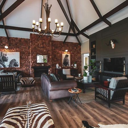 ออทจิว่าซาฟารีลอดจ์ Villa โอชิวารองโก ภายนอก รูปภาพ