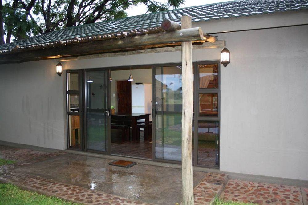ออทจิว่าซาฟารีลอดจ์ Villa โอชิวารองโก ภายนอก รูปภาพ